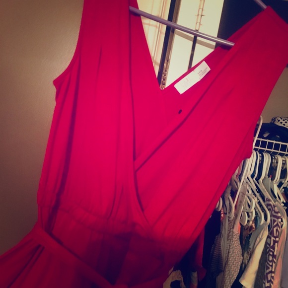 time and tru v neck jumpsuit